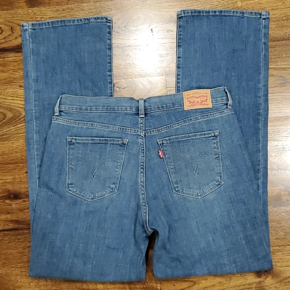 Womens Levi's Classic Bootcut medium wash jeans size 10